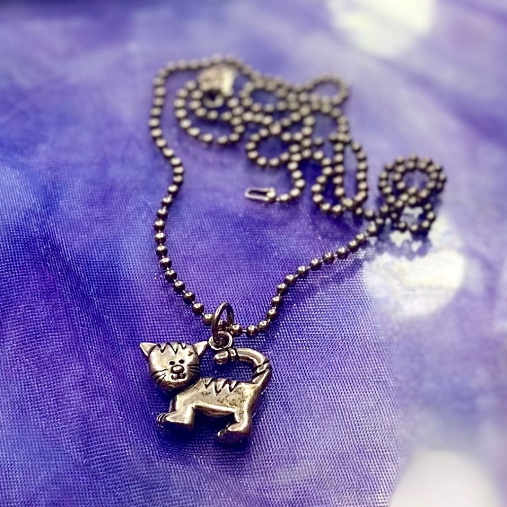 True y2k Vintage Lucy Ann Sterling Silver Cat Pendant Charm Women’s Necklace